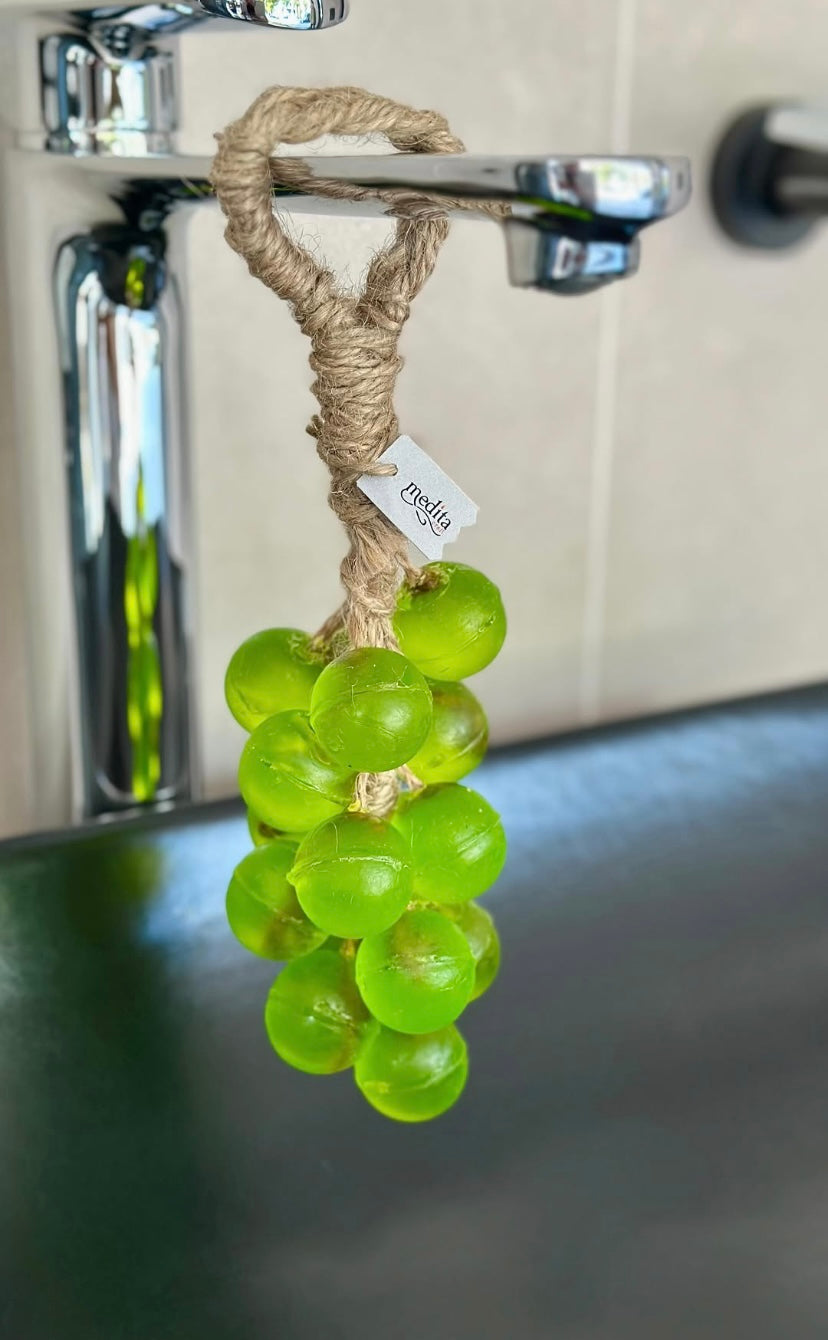 Luvica Doğal Üzüm Salkımı El Sabunu – Şık ve Farklı Tasarım, Mis Gibi Temizlik